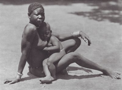 Afrique : Djur oriental, mère et enfant - Hugo Adolf Bernatzik