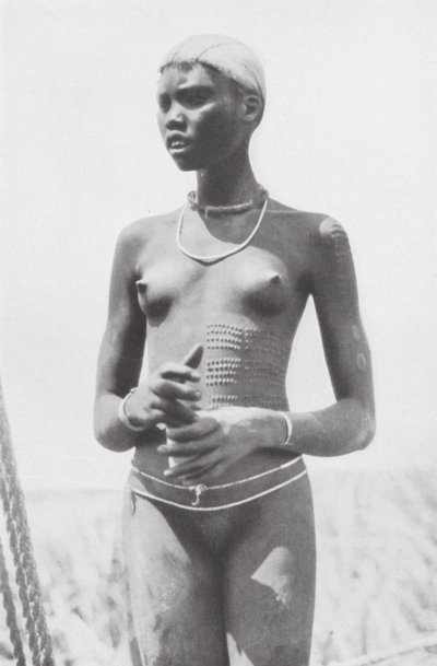 Nuer-Mädchen - Hugo Adolf Bernatzik