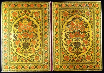 Paire de couvertures de livres en laque décorées d