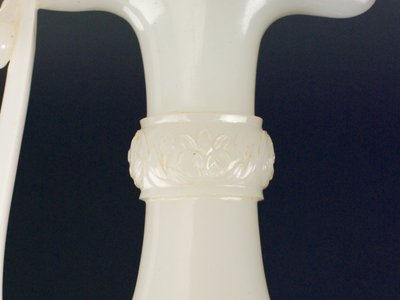 Détail de la poignée de poignard avec motif floral (néphrite) - Indian School