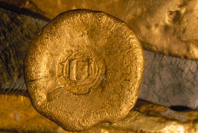 Une fortune scintillante en or et en argent a été récupérée du fond de la mer. Des trésors comme ces boutons en or ont été expédiés du Nouveau Monde à Séville via Cuba. Avec l