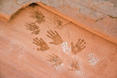 Empreinte de main Anasazi, art rupestre ancien trouvé à Grand Gulch, Utah - Ira Block