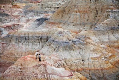 Roches colorées près de Wu Cai Wan dans le désert de Gobi, Xinjiang, Chine occidentale, 2007 - Ira Block