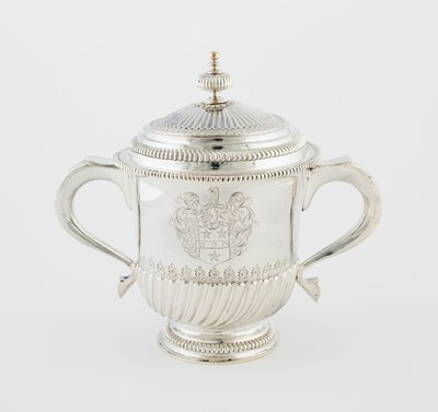 Coupe à deux anses avec couvercle - Isaac Dighton
