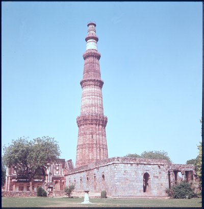 Qutab Minar, construit entre 1193 et 1230 - Islamic School