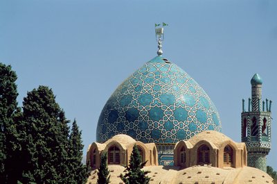 Dôme en tuiles turquoise du mausolée de Shah Nematollah Vali, construit entre 1330-1430 - Islamic School