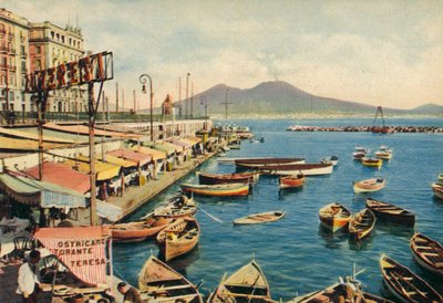 Napoli / Naples : Santa Lucia avec le Vésuve (photo couleur) - Italian Photographer