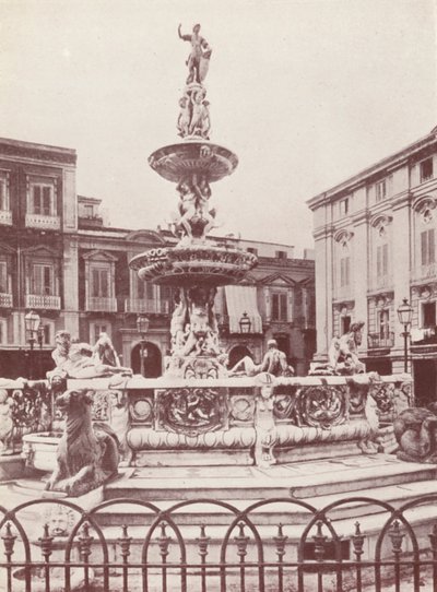 Sicile : Fontaine à Messine (photo n/b) - Italian Photographer