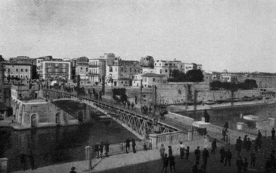 Taranto, Ponte Girevole fermé et Vieille Ville (photo n/b) - Italian Photographer