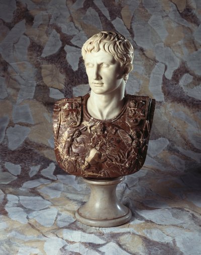 Un buste en marbre sculpté de César Auguste, d