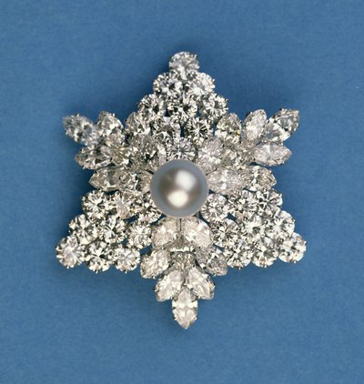 Broche flocon de neige en diamants circulaires et marquise par Bulgari - Italian School