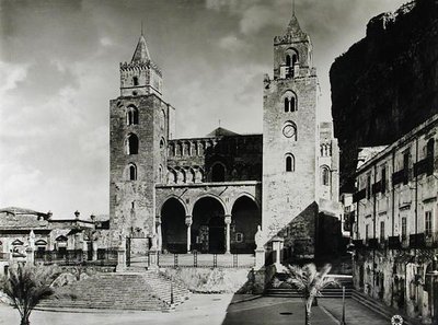 Extérieur du Duomo, commencé en 1131 par le roi Roger II (d.1154) de Sicile - Italian School