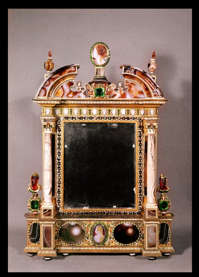 Miroir de Marie de Médicis (1573-1642) (cristal de roche, émail, sardonyx et agate) - Italian School