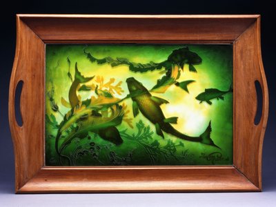 Plateau en verre doublement superposé et gravé représentant des poissons nageant parmi le feuillage, vers 1905 - Jacques Gruber