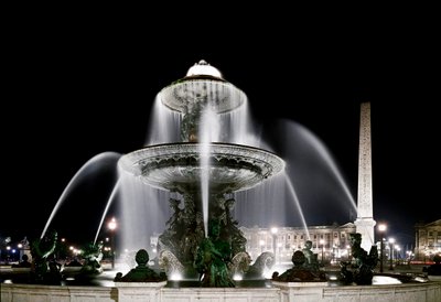 Vue de la fontaine réalisée par Jacques Ignace Hittorff et de l