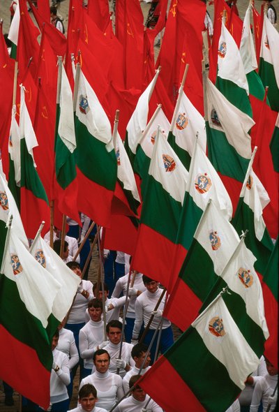 Procession de drapeaux bulgares lors des célébrations de la fête nationale. Sofia, Bulgarie - James L Stanfield