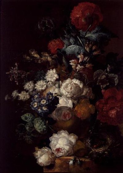 Nature morte avec des fleurs et un nid d