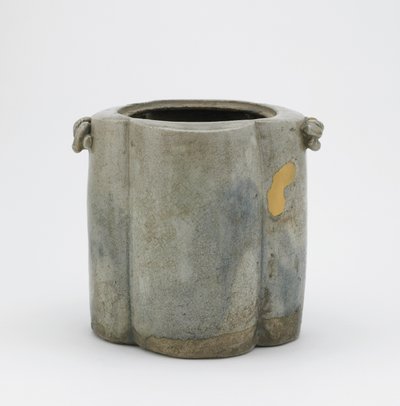 Pot à eau pour cérémonie du thé à quatre lobes avec deux poignées, préfecture de Gifu, période Edo - Japanese School