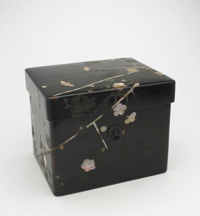 Boîte à masque avec couvercle ajusté, période Edo - Japanese School