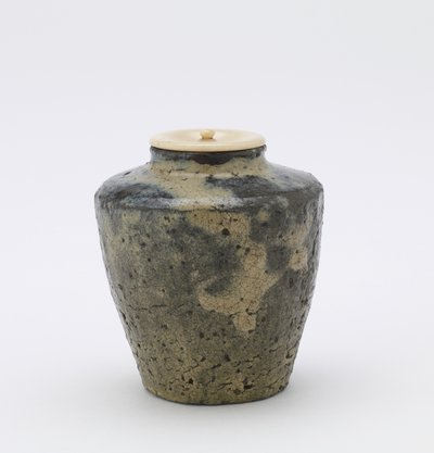 Pot à thé Shodai à côtés facettés, type katatsuki - Japanese School