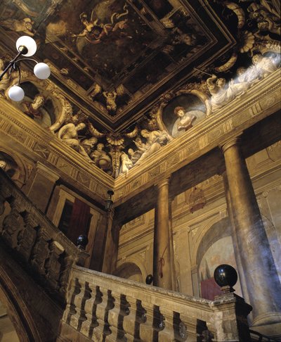 Architecture baroque : escalier peint en trompe-l