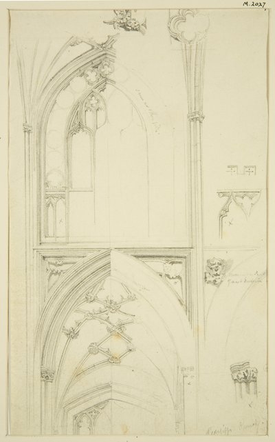 Détails de la tracery de la fenêtre du triforium et de la voûte de l