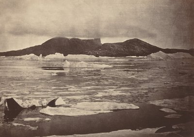 Les régions arctiques : No. 92.* Le Pouce du Diable partiellement enveloppé dans un brouillard, avec la première glace dérivante de la banquise, qui était poussée vers la terre, d