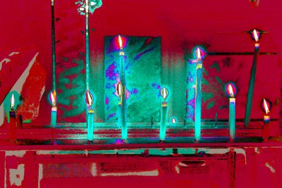 All But One, de la série Votive Candles, 2015 (photographie) - Joy Lions