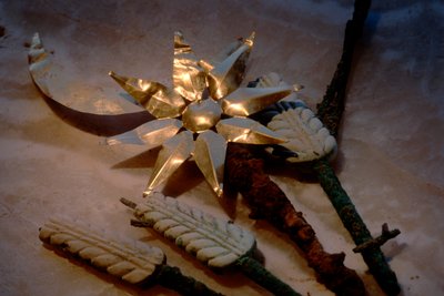 Soleil et lune en or avec des épis de blé, artefacts, Civilisation de l