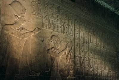 La plus ancienne liste de rois connue, temple de Séthi Ier à Abydos, Séthi Ier apparaît debout derrière Ramsès, 2005 - Kenneth Garrett