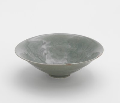 Bol avec motif de vignes de pivoines moulées, première moitié du 12e siècle - Korean School
