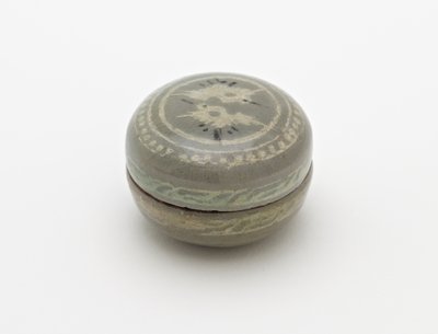 Boîte couverte avec motif incrusté de grues jumelées, fin 12ème-13ème siècle - Korean School