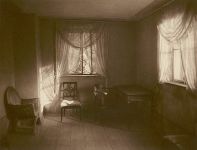 Weimar, Rayon de soleil du soir dans le bureau de Goethe dans la maison de jardin (photo n/b) - Kurt Hielscher