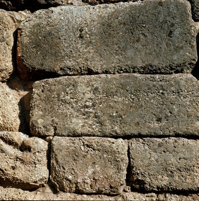 Murs près de la Porte des Lions : site de l