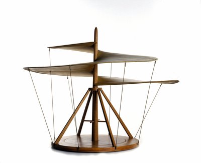 Modèle de la vis aérienne réalisé à partir du dessin de Léonard de Vinci, machine volante, ancêtre de l