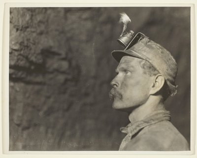 "Follow The Gleam", mineur gallois dans une mine de charbon en Pennsylvanie. Mine de charbon à un kilomètre de la lumière du jour - Lewis Wickes Hine