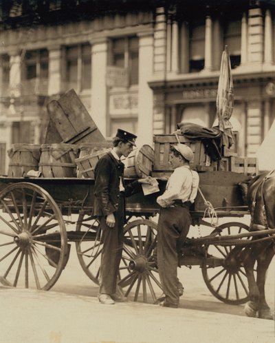 Des messagers en conversation à Union Square, New York - Lewis Wickes Hine