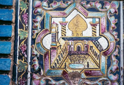 Vue de la mosquée, décorations en carreaux polychromes à Tekyeh Mo