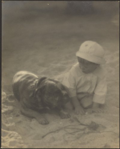 [Un garçon assis avec un chien] - Louis Fleckenstein
