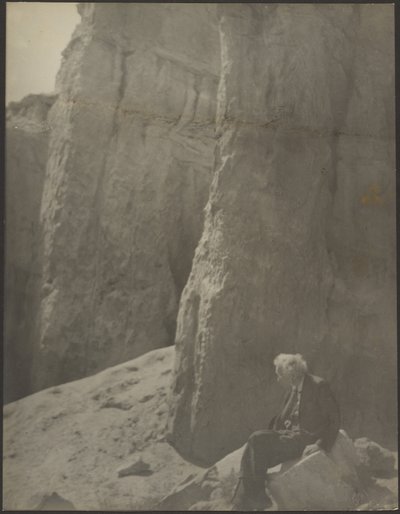 [Homme âgé dans un paysage rocheux] - Louis Fleckenstein