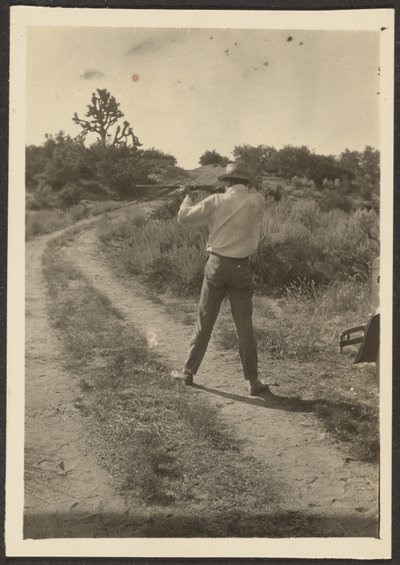 [Homme sur la piste avec une arme] - Louis Fleckenstein