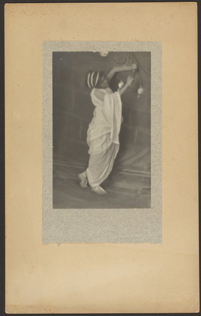 [Modèle en costume classique] - Louis Fleckenstein