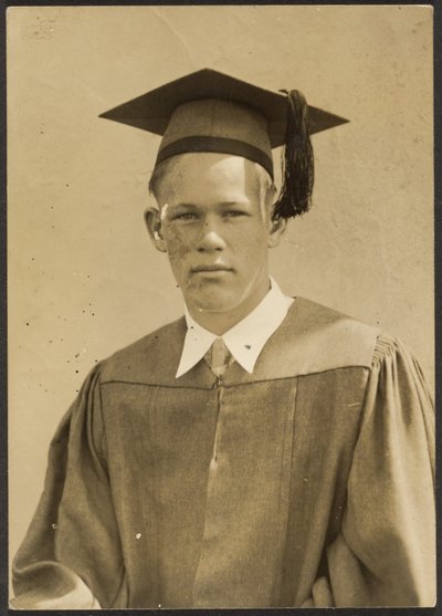[Jeune homme en bonnet et robe] - Louis Fleckenstein