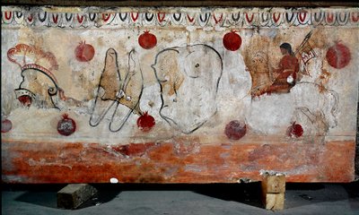 Un cavalier et les différents éléments de son armure Fresque lucanienne du 4e siècle av. J.-C., provenant de la nécropole de Paestum, Italie. Museo nazionale archeologico, Paestum - Lucanian School