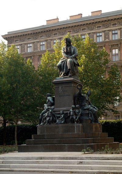 Monument en hommage au compositeur allemand Ludwig van Beethoven (1770-1827) réalisé par Kaspar von Zumbusch (1830-1915). Vienne, Autriche - Ludwig von Zumbusch