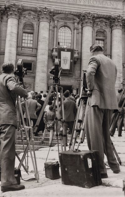 Photographes sur la place Saint-Pierre à Rome - Luigi Leoni