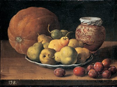 Poires sur une assiette, un melon, des prunes et un pot décoré sur une étagère en bois - Luis Egidio Menendez or Melendez