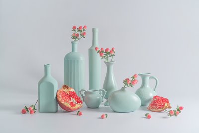 Présentoir « Grenades » avec vases bleus - Lydia Jacobs