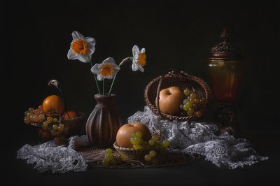 Nature morte aux jonquilles et aux fruits - Lydia Jacobs