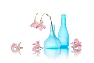 Vases à motifs floraux bleu pâle - Lydia Jacobs